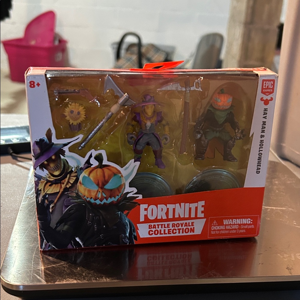 Battle Royale Collection Figure Set - Purple and Green
